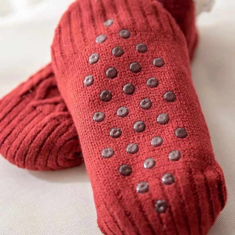 Calcetines térmicos antideslizantes para interior (50% de descuento)